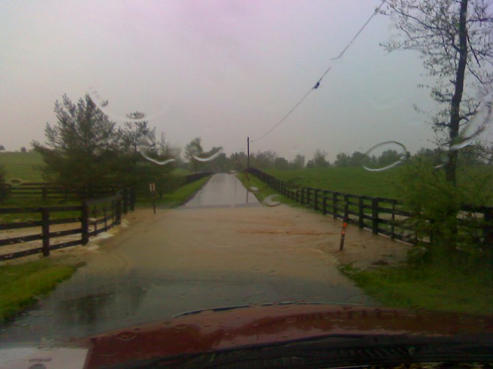 Newtown-Leesburg Road Bourbon County, KY  5-2-2010 around 0930am.jpg