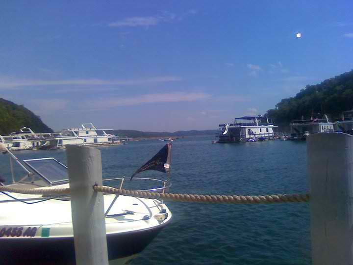 Pennant on Goin Tarpless at Jamestown Marina 2010.jpg